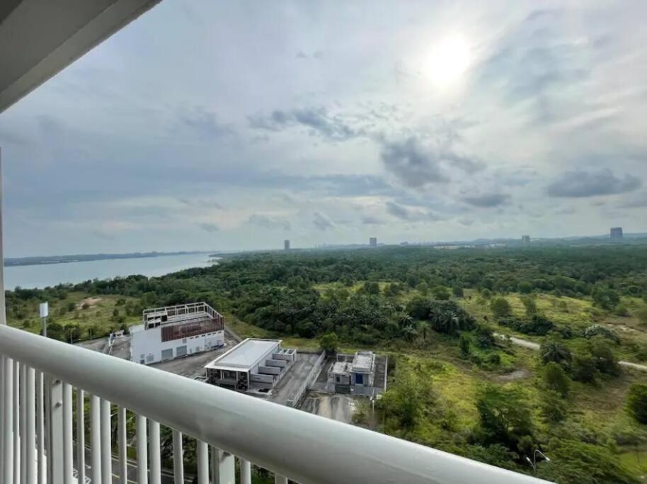 Teega Suites Seaview By Vdo Homestay Nusajaya  Dış mekan fotoğraf